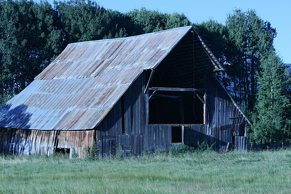 Barn Near Upper Klamath Lake